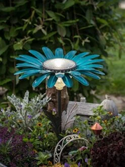 Desert Steel Daisy Solar Light -Garden Care Specialty Store 8599556 07V tif
