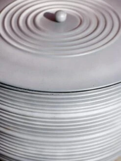 Ribbed Hose Pot With Lid -Garden Care Specialty Store 8613332 0027